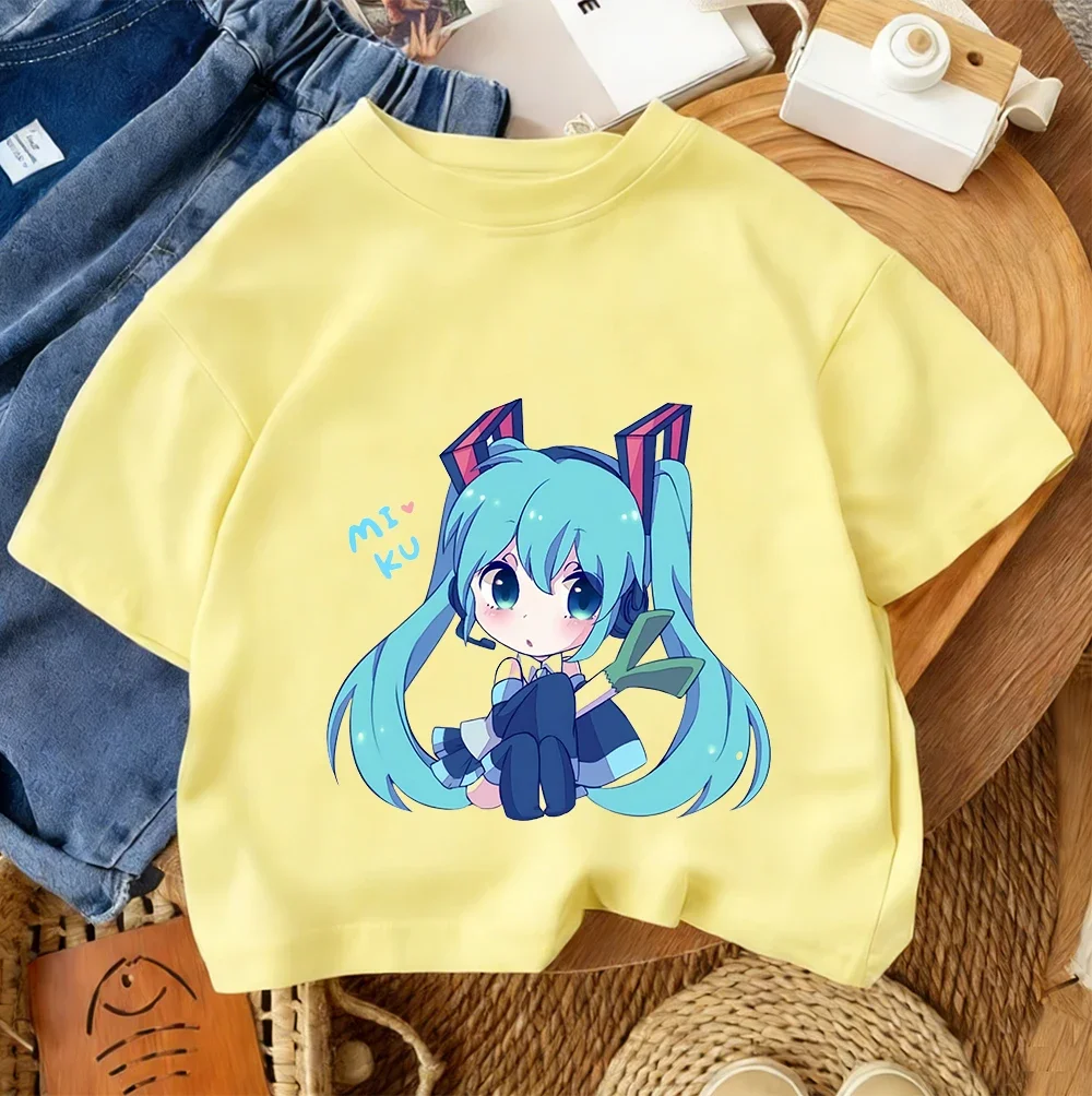 

Летняя детская футболка 2026 с милым дизайном Hatsune Miku, модная повседневная уличная одежда с круглым вырезом для детей 3-14 лет