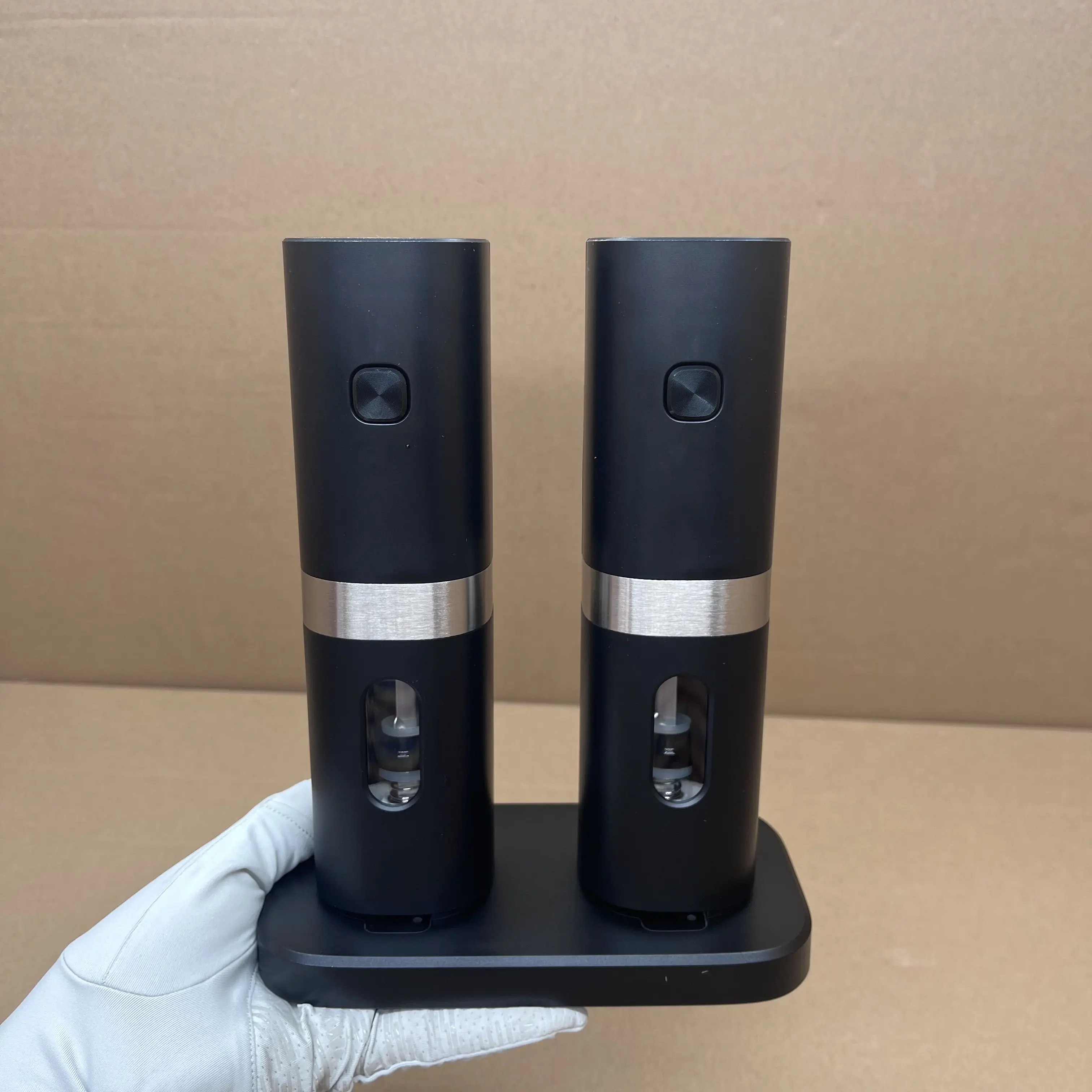 

HOT-Selling Rechargeable Automatic Electric ABS Plastic Salt and Pepper Base-Charging & Button-Control Electric Pepper Mill Set