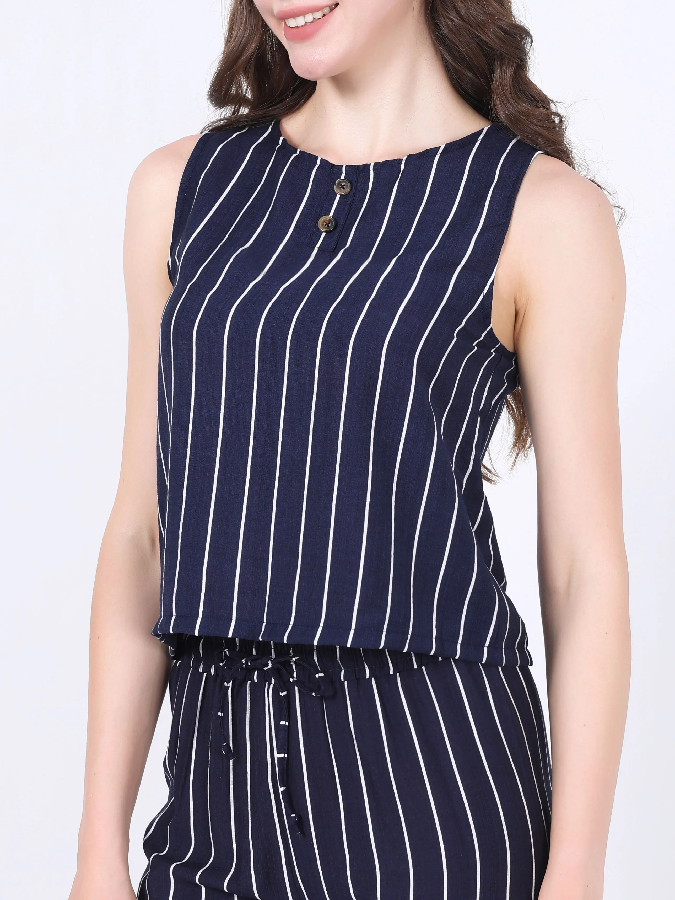 Gestreiftes zweiteiliges Outfit für Damen, ärmelloses Tanktop mit Knöpfen und elastische Hose mit weitem Bein und Kordelzug, lässiger Urlaubskostüm – Detail 5