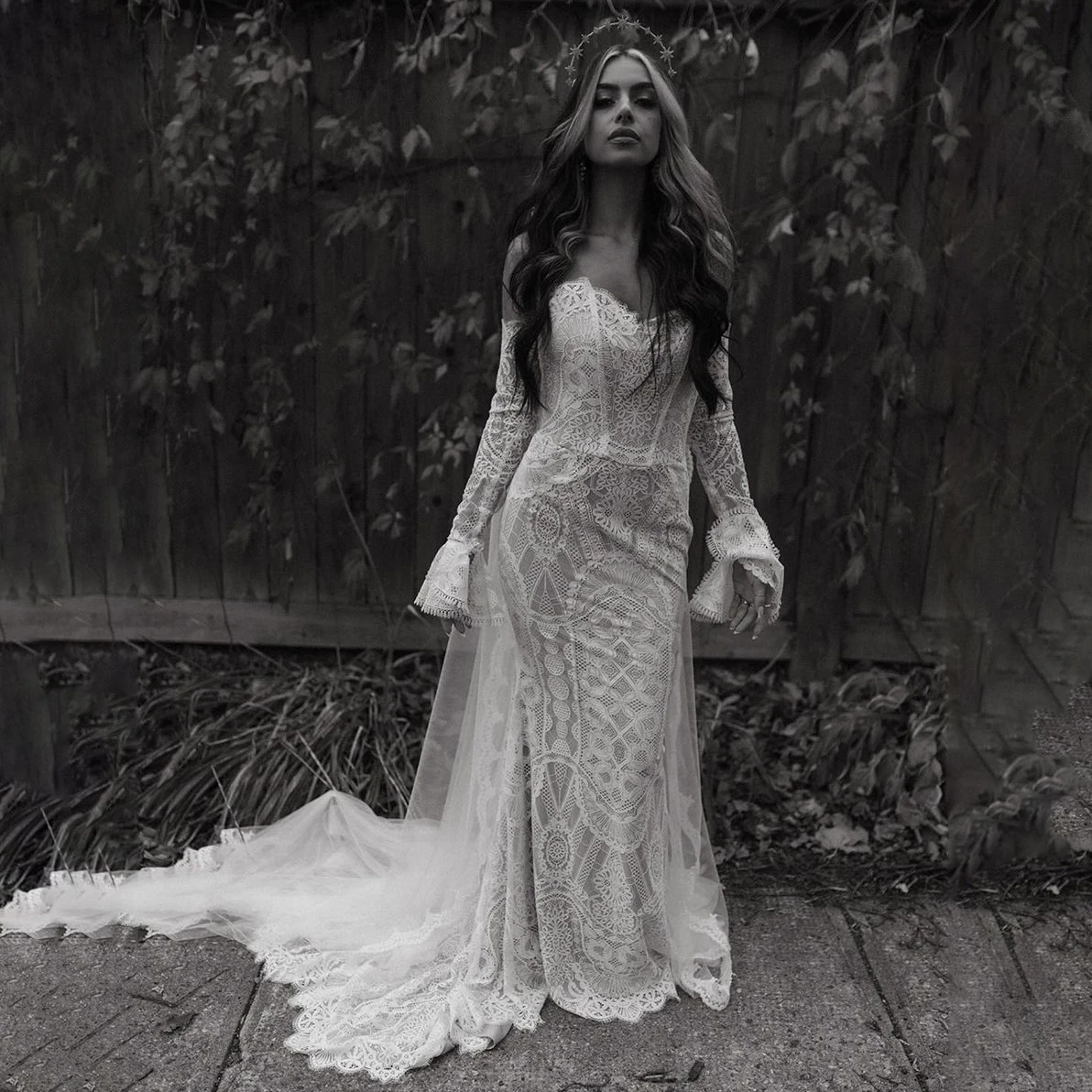 Customized Long Fit and Flare Sleeves Corset Strapless Wedding Dress Boning Floral Lace Backless Criss Cross Bridal Gowns