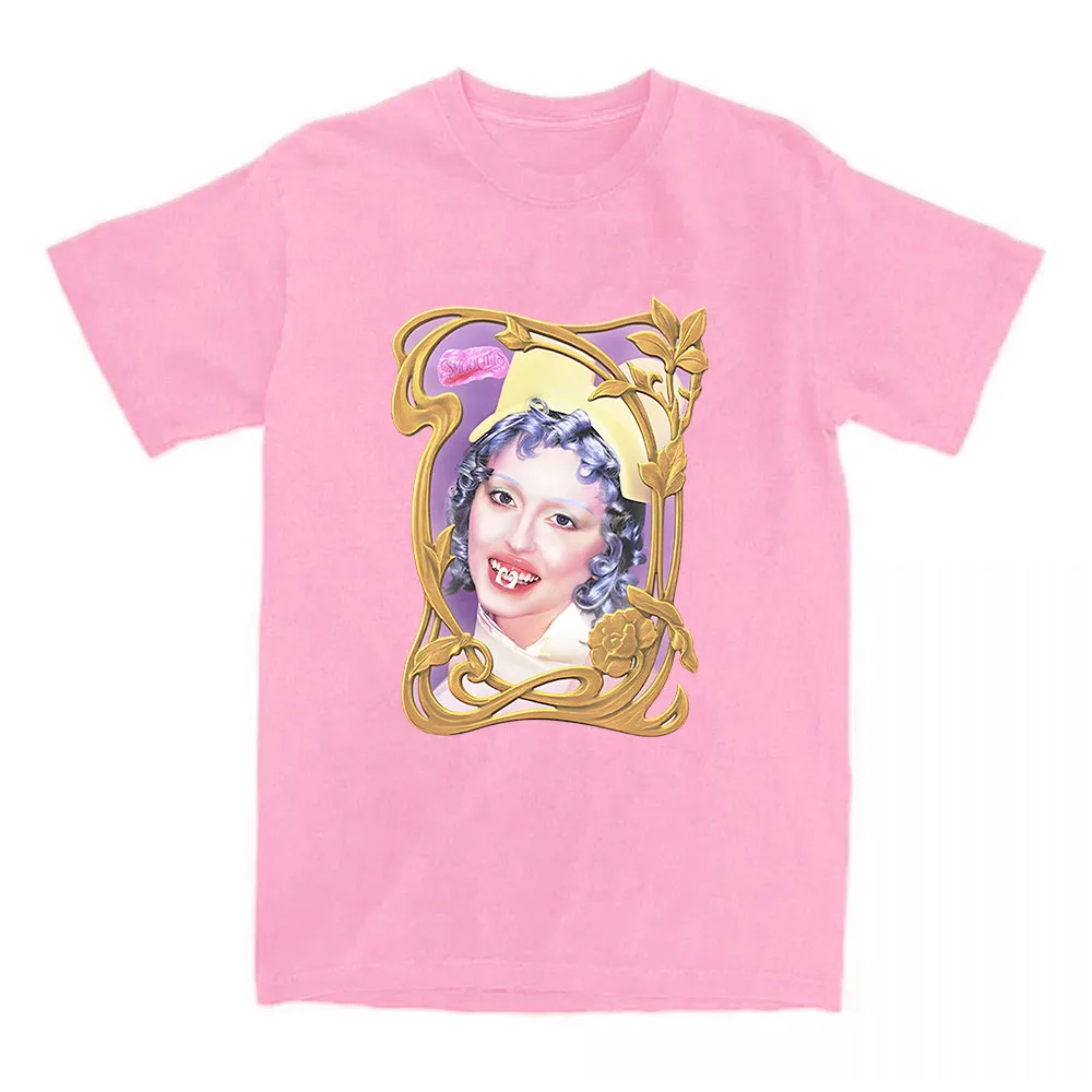 

BUCKTOOTH SMOOCHIES TEE Ashnikko Singer Fashion Graphic T-shirt Short Sleeve Casual Female Tshirts Loose Soft Women Men T Shirts