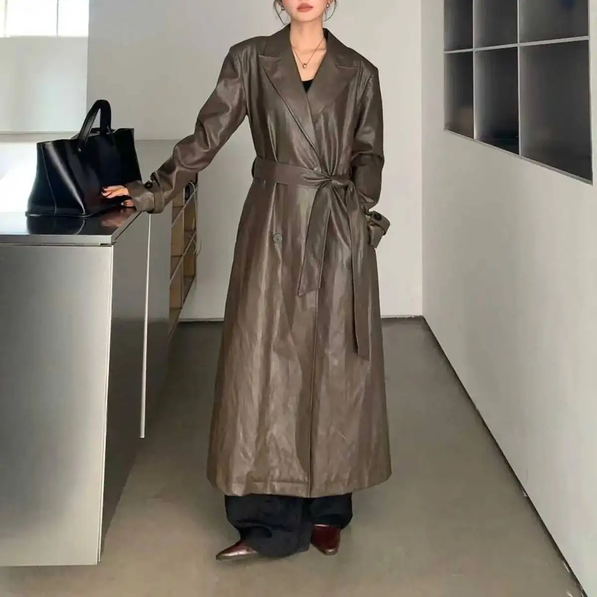 

KWTX 2025 New Women’s Leather Trench Coat Vintage Double Breasted Longline Belted Fall-Winter Premium Outerwear Luxury Fashion