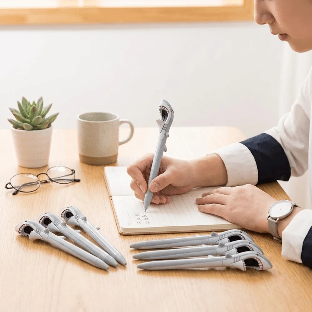 Retractable Fine Tip Shark Shaped Ballpoint Pen Plastic Round Body Animal Pen Lightweight Portable Stress Relieving Pen
