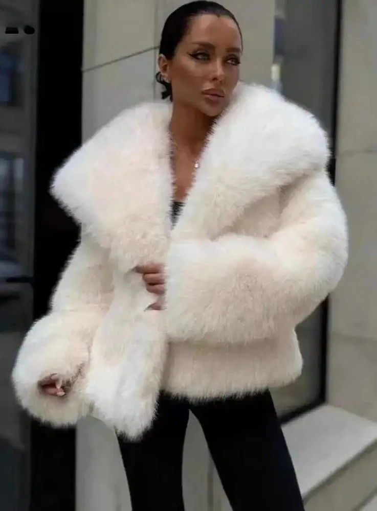 سترة فاخرة من الفرو الصناعي للنساء 2025 معطف شتوي بياقة على شكل طية صدر وأكمام طويلة سترة فضفاضة أنيقة #1