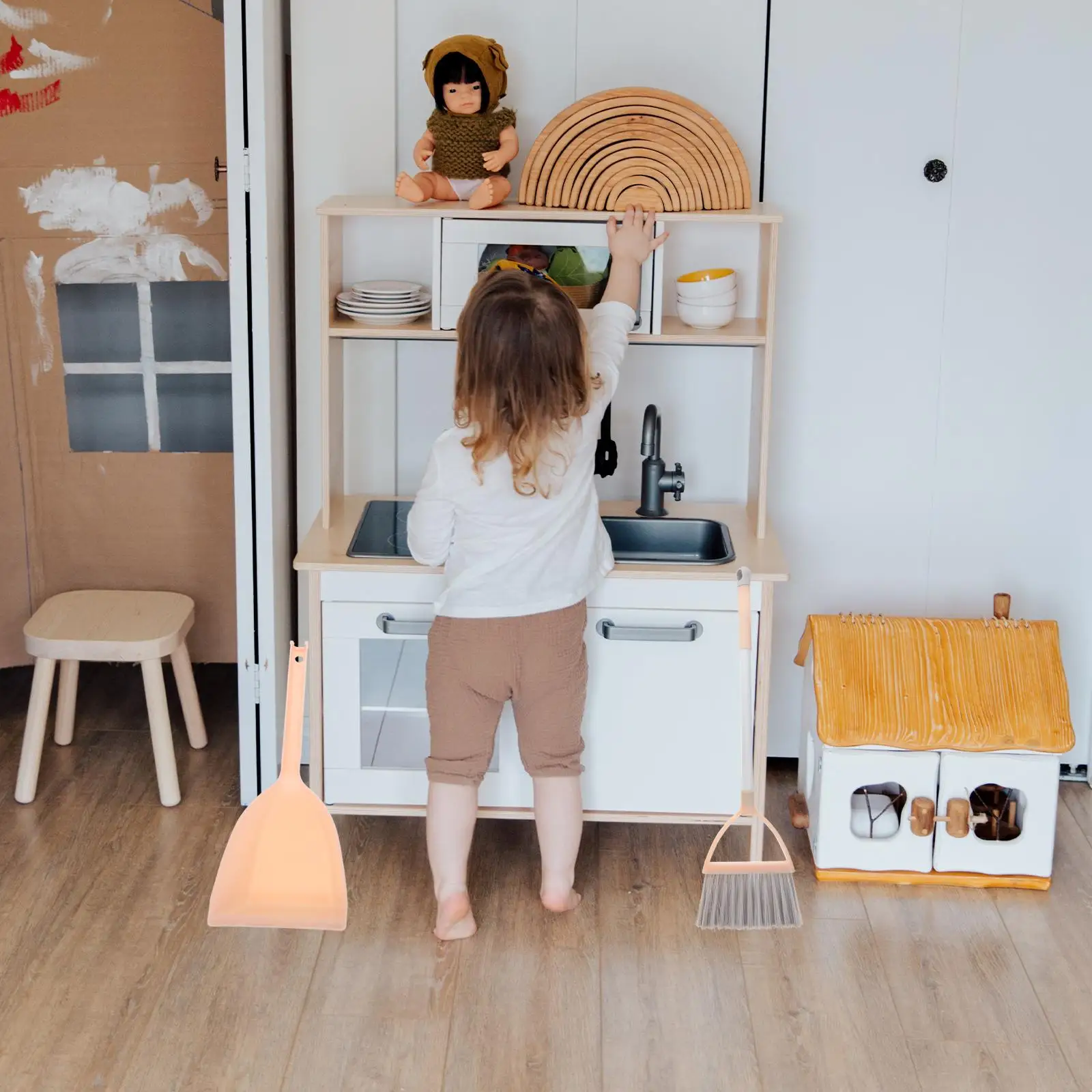 Children's Broom Dustpan Set Orange Mini Cleaning Tools Adjustable Rod Kids Housework Toys Plastic Broom Dustpan Home Outdoor