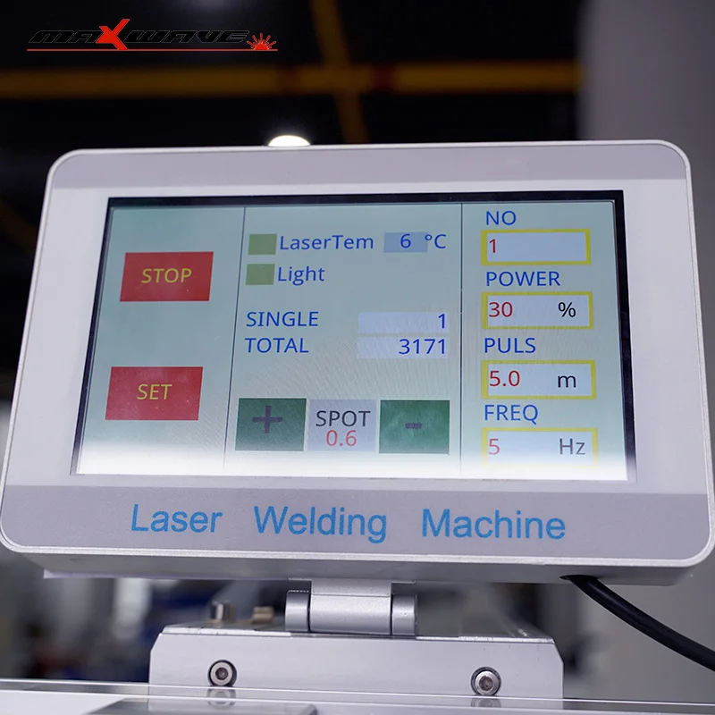 

Fiber Laser Welding Machine Maxwave For Precision Mold Welding 200W 300W 500W QCW Laser No Training Needed