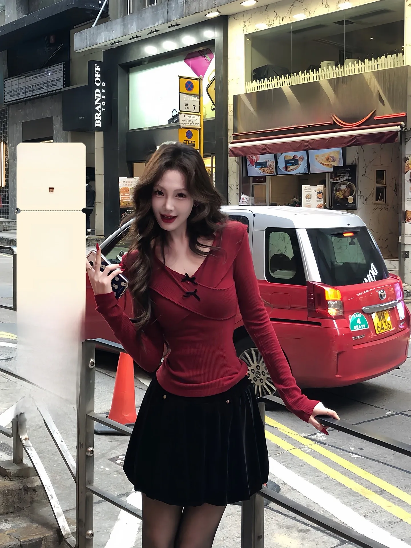 

Велюровый вязаный комплект с короткой юбкой, топом с открытыми плечами и длинными рукавами, V-образным вырезом, стандартной длины, зеленого цвета, женский костюм