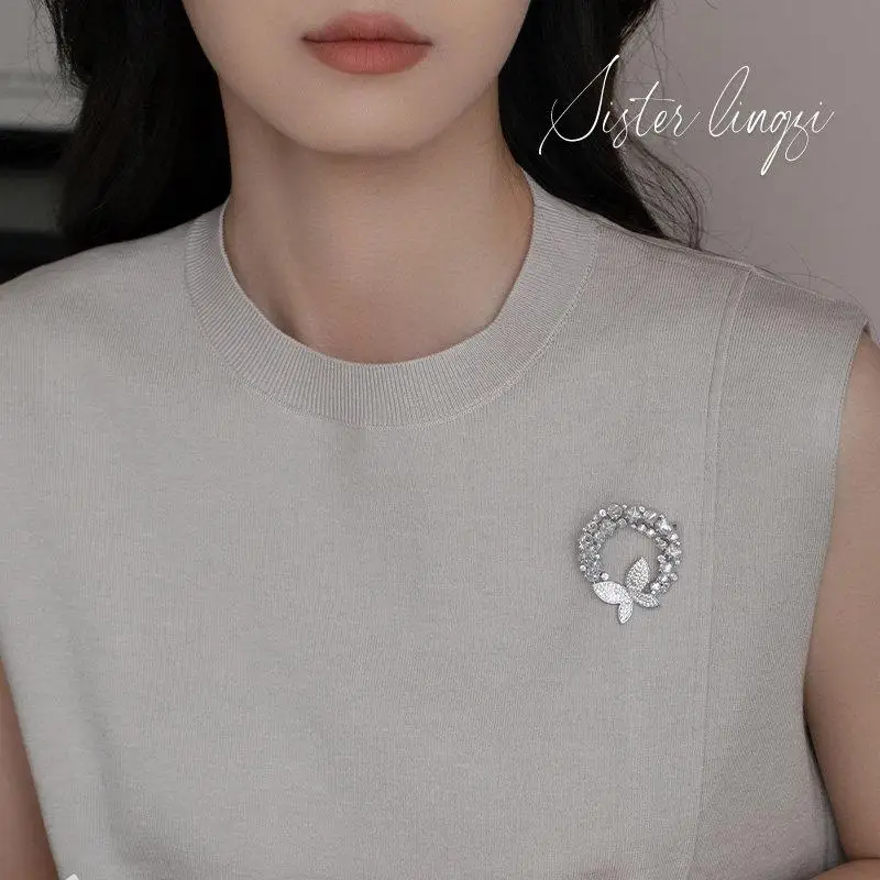 Vintage Butterfly Floral Brooch for Women Delicate Synthetic Zircon Corsage Lape Pin Elegant Accessory for Sweater Coat Jewelry