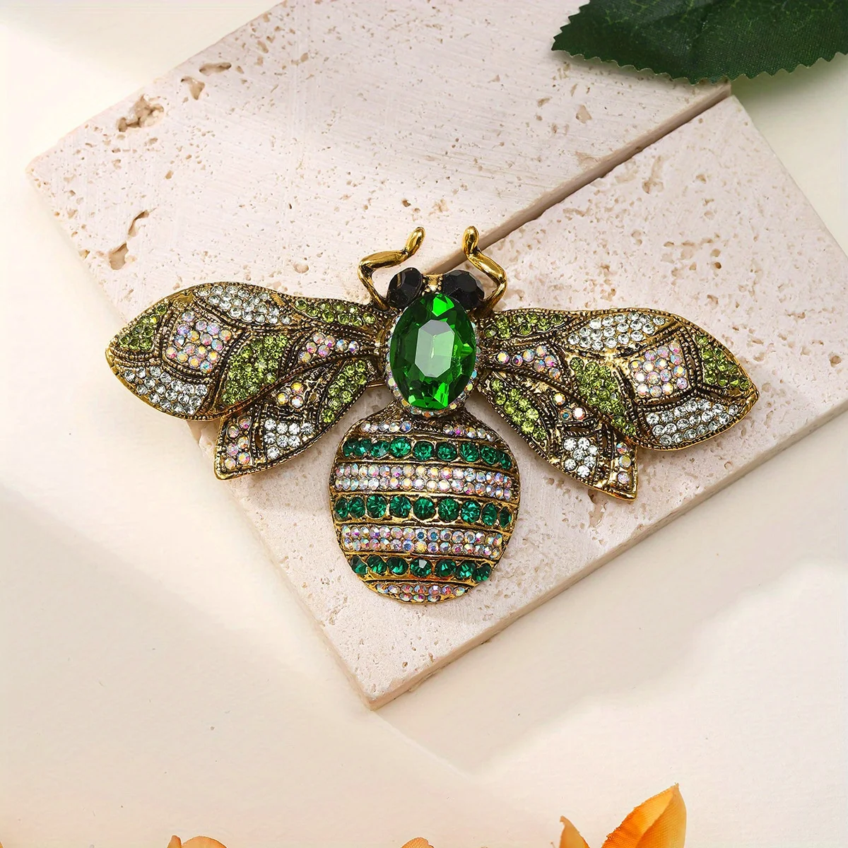 Luxe grote vintage dames meisjes kristallen bij broche speld mode elegante dame prachtige insecten strass badges cadeau's