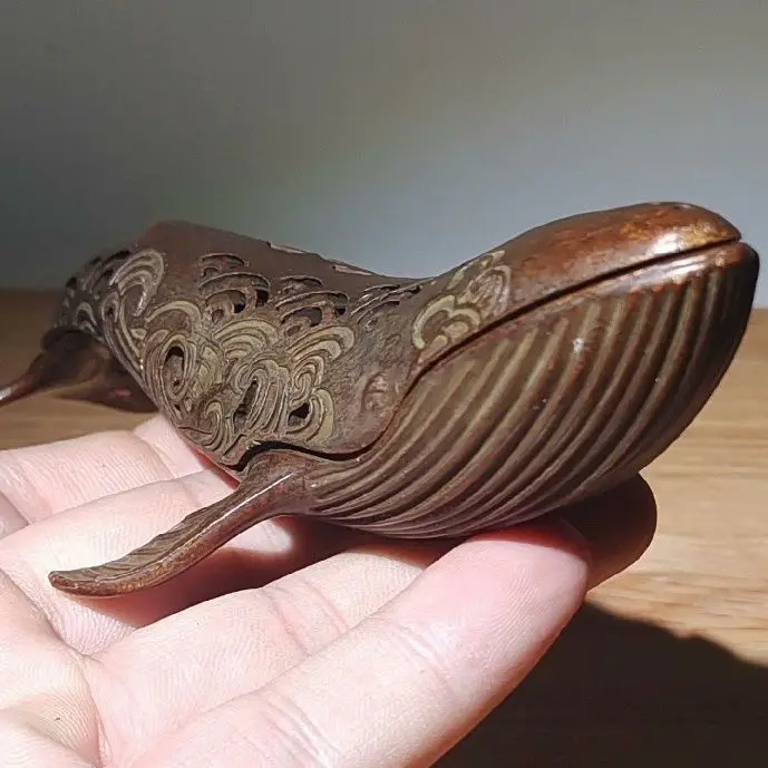 Countryside Antiques Miscellaneous Old Copper Whale Incense Burner Casting Painted Line Home Small Whale Ornaments Decorations