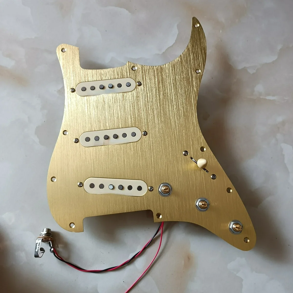 

Жгут проводов SSS, комплект электропроводки Pickguard, многофункциональный переключатель, желтый, SSL 1 Alnico 5, Pickups CTS, латунный, подходит для гитары Fd