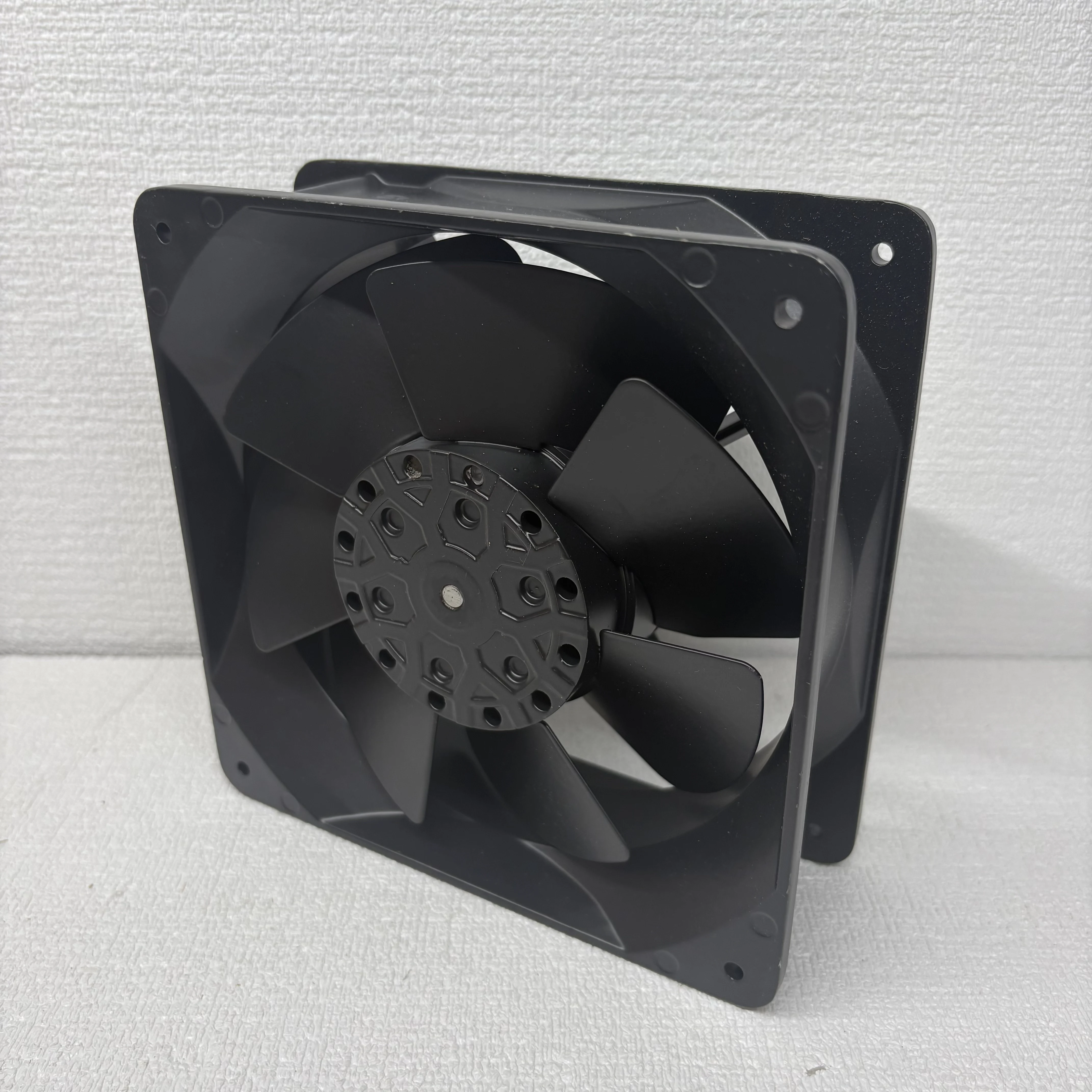 

U6500G1-TP 100VAC 50/60HZ 40/36W 100%НОВЫЙ вентилятор охлаждения