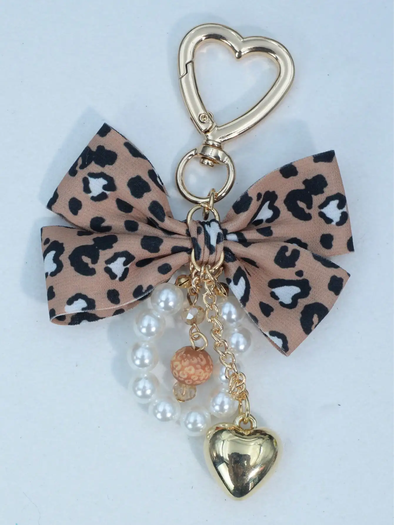 Leopardenmuster-Schleifen-Schlüsselanhänger mit Herzanhänger, einfacher Taschenanhänger für Damen, Perlen-Schlüsselanhänger, Perlenanhänger, Geschenk für Frauen – Detail 16