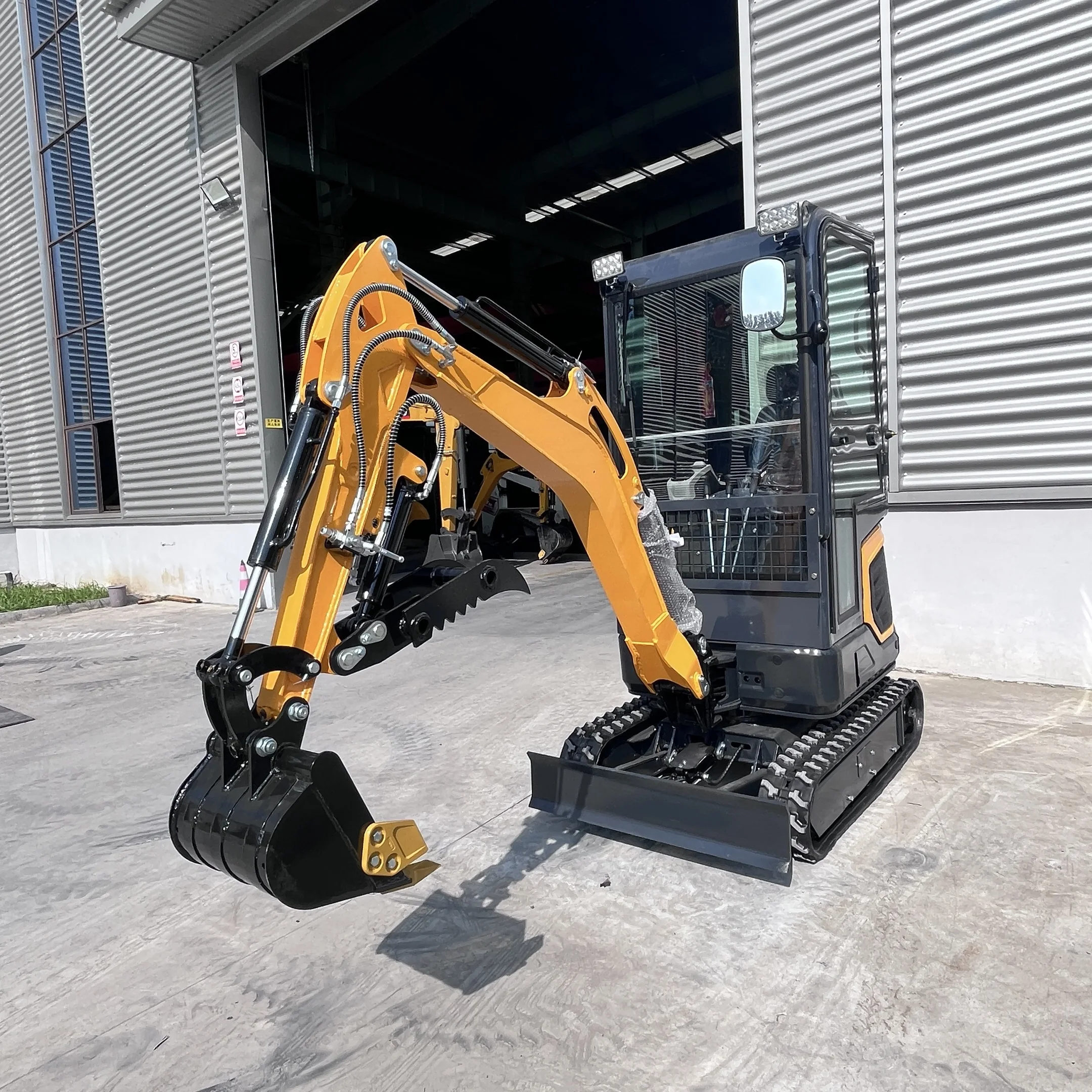 حفارة زاحفة منزلية صغيرة جديدة 1.8 طن 2 طن يورو 5 Epa Kubota محرك حفارة زاحفة #2