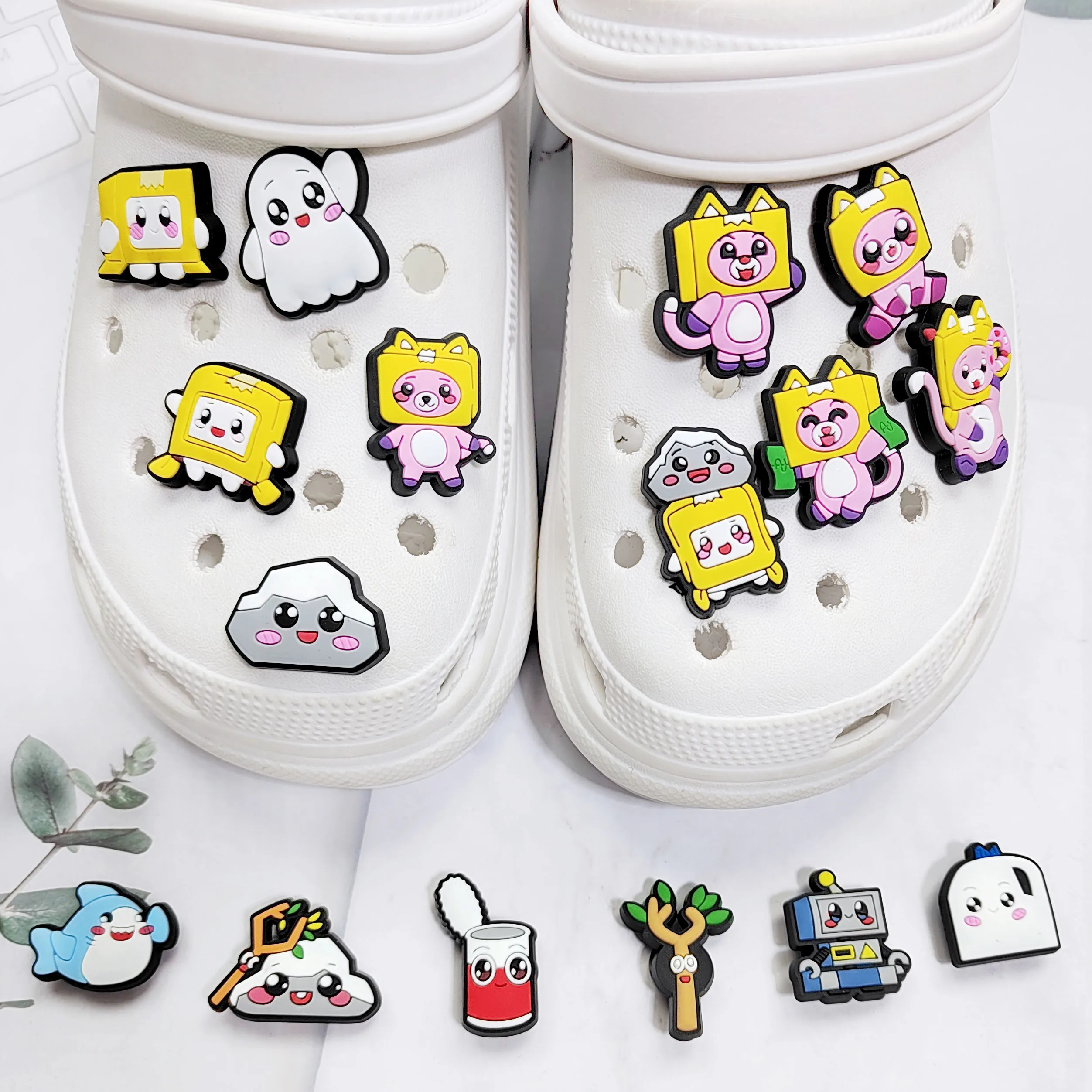 Cute DIY 16Pcs/Sets Lanky box Rocky Foxy Accessories Sneakers Shoe Decoration for Women Men Christmas Gift Alligator