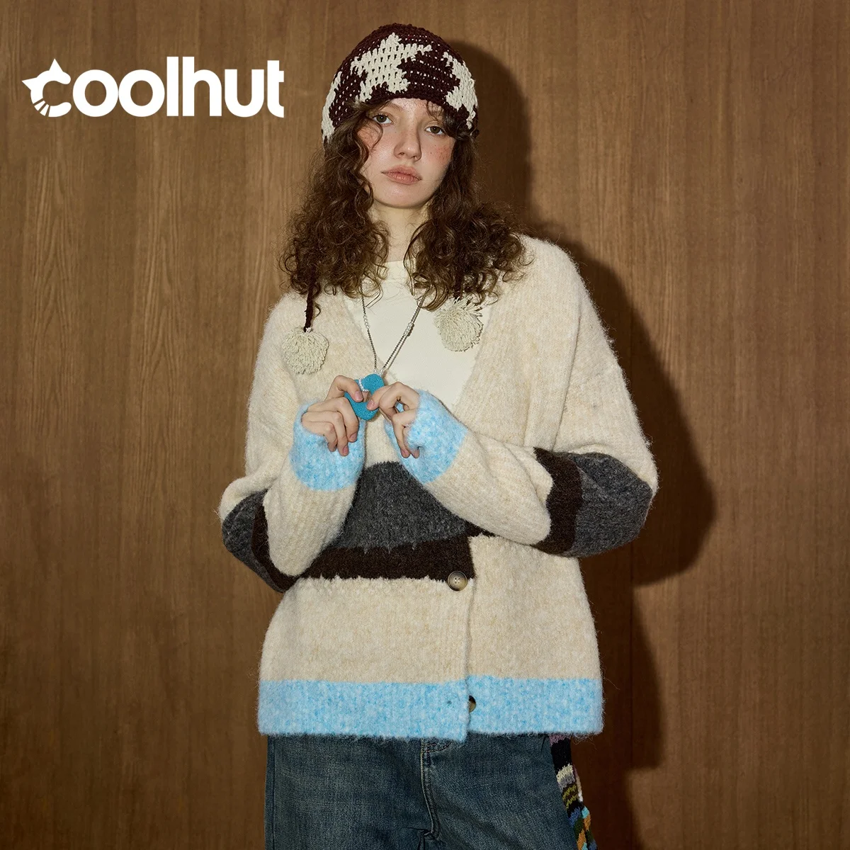 COOLHUT Retro Sweter Damski z Blokami Kolorów, Rozpinany, Zimowy 2025, Dekolt w Serek, Oversize, Gruba Włóczka, Wygodny, Casualowy, Elegancki Płaszcz