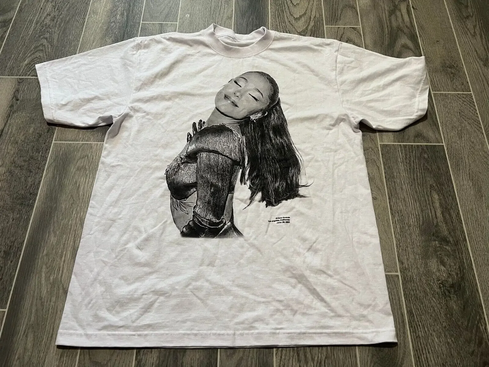 Ariana Grade Sweetener Bootleg Tour T Shirt Size XL Mens