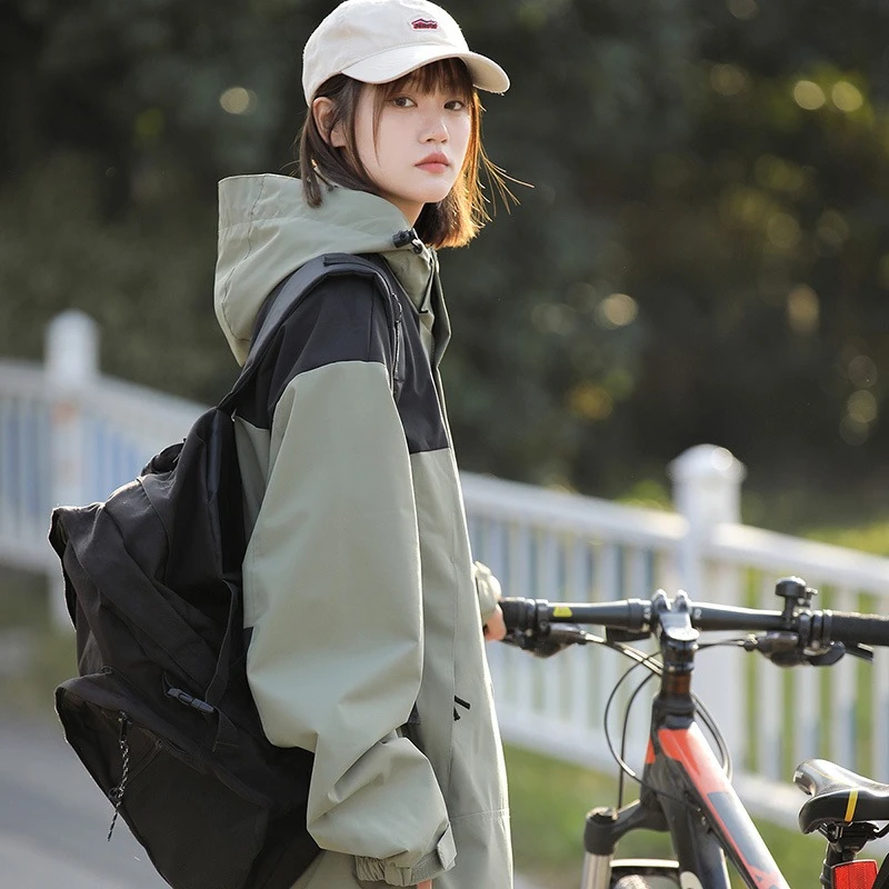 

Women's Outdoor Waterproof Jacket Autumn Winter Multi-Pocket Student Workwear Climbing Clothes Lightweight Loose Fit Windbreaker