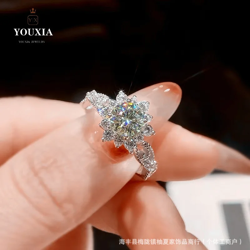 PT950 Platinum Women Light Luxury Snow Fairy Ring, 1 Carat Moissanite Elegant Finger Ornament for Daily Commute & Dating
