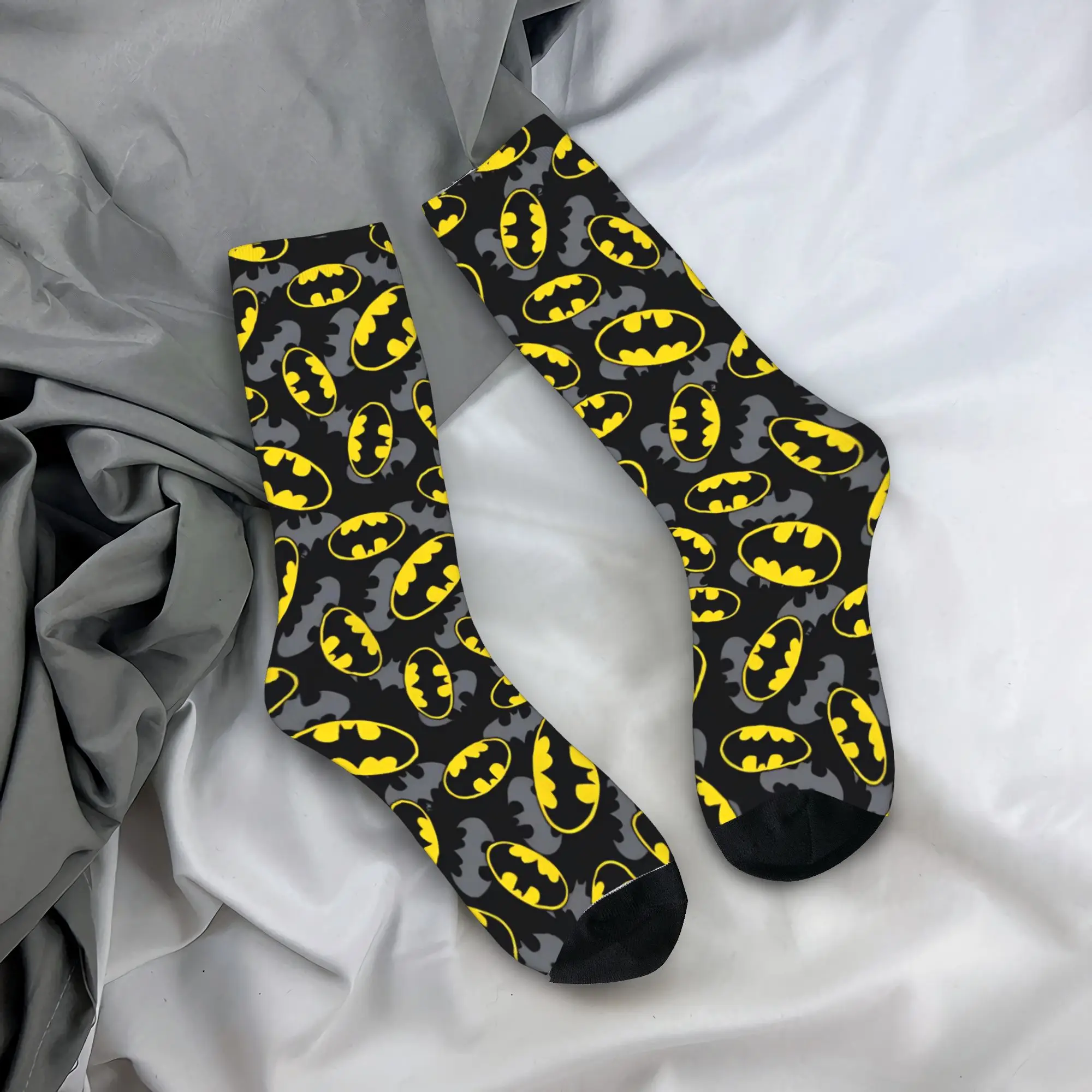 Calcetines con logotipo de Batman para hombre y mujer, calcetines informales de poliéster de superhéroes, medias de tubo medio Harajuku para primavera, verano, otoño e invierno, regalos