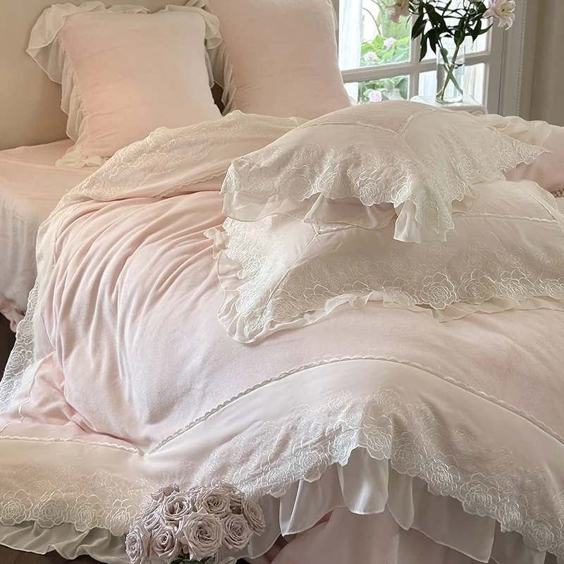 4Pcs Pink Vintage French Lace Ruffles Princess Bedding Set Winter Milk Velvet Plush Duvet Cover Cover Set Bed Sheet Pillowcases