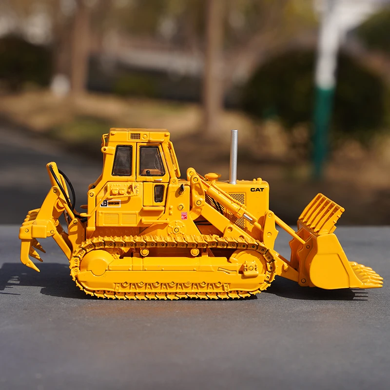 High Quality 1:48 Ccm Cat 983b Diecast Bulldozer Model Alloy Construction Scale Bulldozer Truck Model for Collection