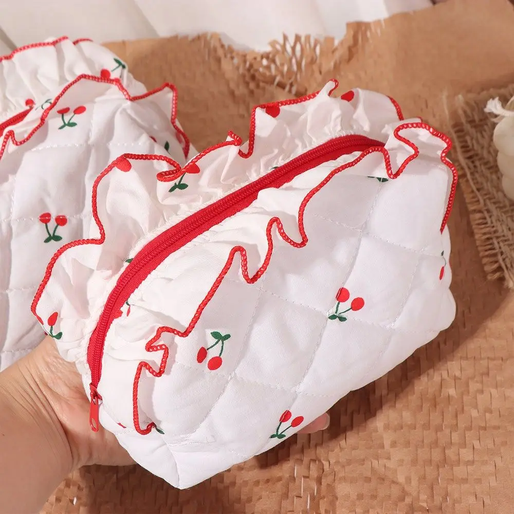 حقيبة مكياج الكرز المطبوعة ذات سعة كبيرة، حقيبة مستحضرات تجميل الكرز العطرية على الطراز الكوري مع حقيبة تخزين بسحاب