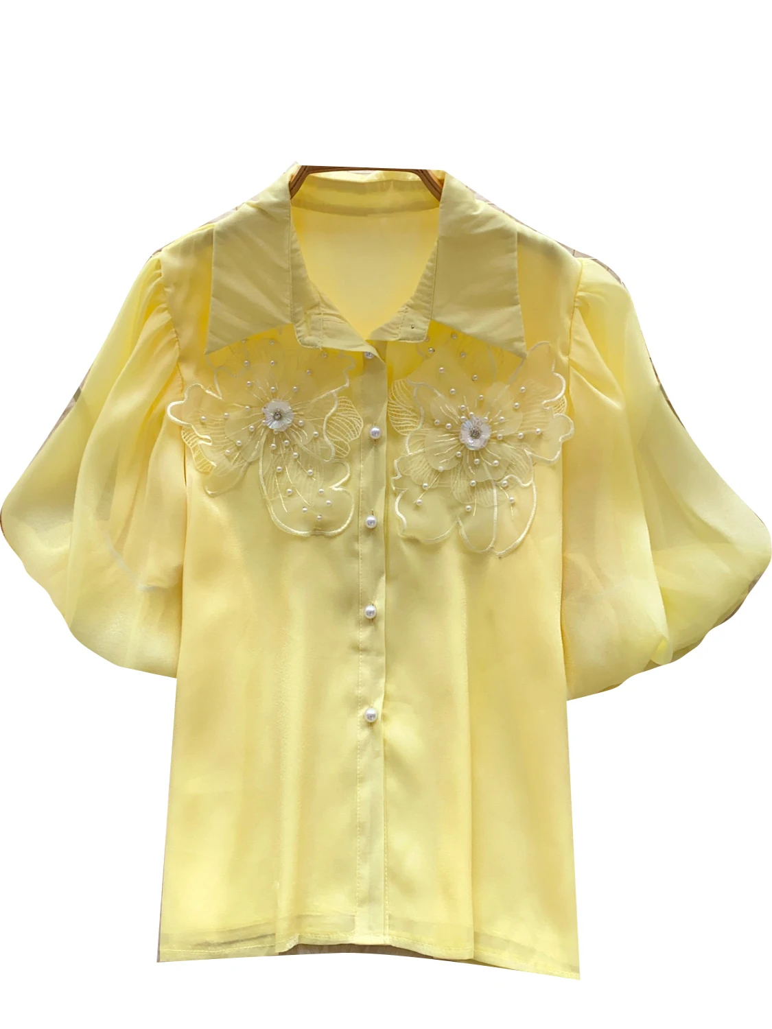 قميص نسائي صيفي أنيق بأكمام فقاعية مزينة بالخرز وزهور ثلاثية الأبعاد، بلوزة راقية بزر واحد على الطراز الكوري فضفاضة بأكمام قصيرة