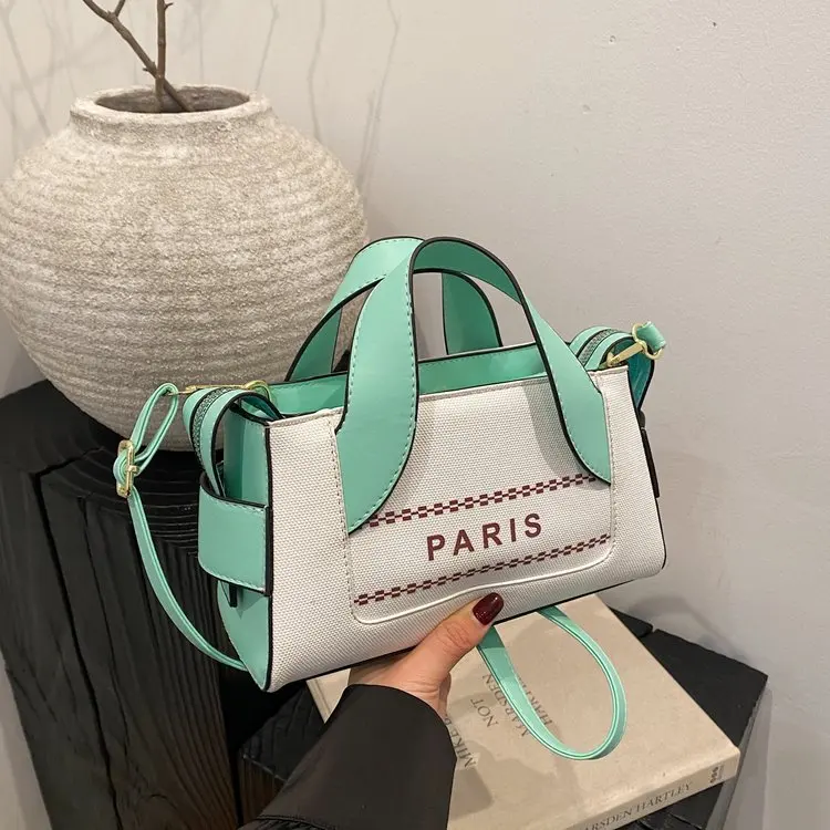 

‌2025 Trendy Letter Print Shoulder Bag Women's PU Leather Crossbody Bag with Adjustable Strap for Work Commute and City Walk‌