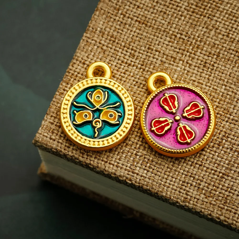 إكسسوارات ملابس إله الثروة بخمسة اتجاهات على الطراز التبتي من الذهب غير اللامع: إله الثروة يجذب الثروة ويجلب حظًا سعيداً