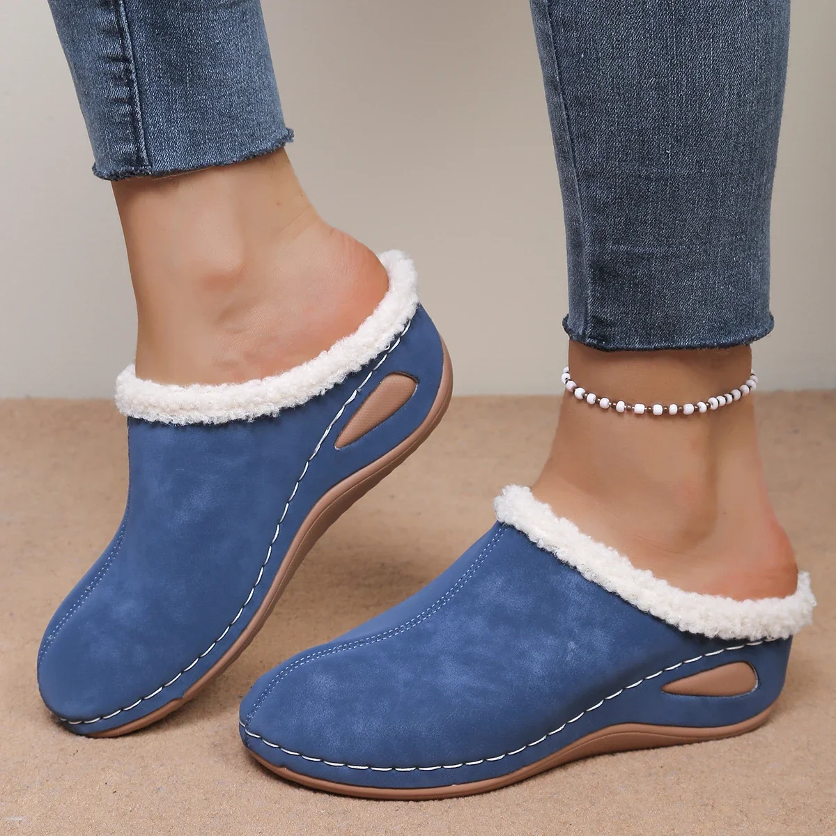 

Winter Retro Women Slippers Comfortable Indoor Slippers Round Toe Flat Bottom Cotton Shoes Large Size Fluffy Mouth Slides Women