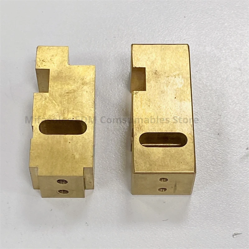 EDM S867 Upper Head Copper Base 63x22x26mm 63x22x26mm Die Brass Block M50A/M50B Energizing Block for SEIBU wire-cut machine