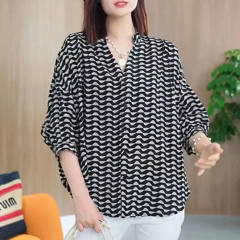 2023 Casual V-Neck Single-breasted Shirt Spring Summer 3/4 Sleeve Commute Loose Women\'s Clothing Vintage Wave Cut Printed Blouse