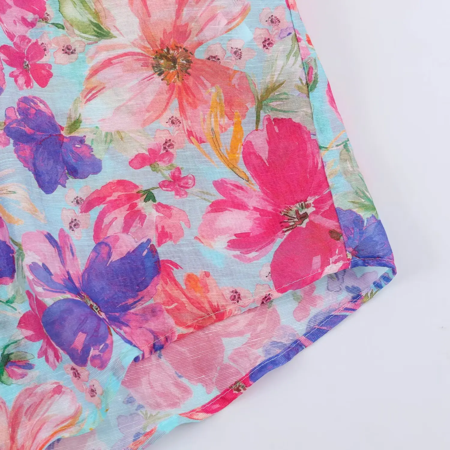 Sommerliche Bluse mit Blumenmuster im Strandstil für Damen, 3/4-Armel, atmungsaktiv, vielseitig, für Büro, Freizeit und Alltag. – Detail 10