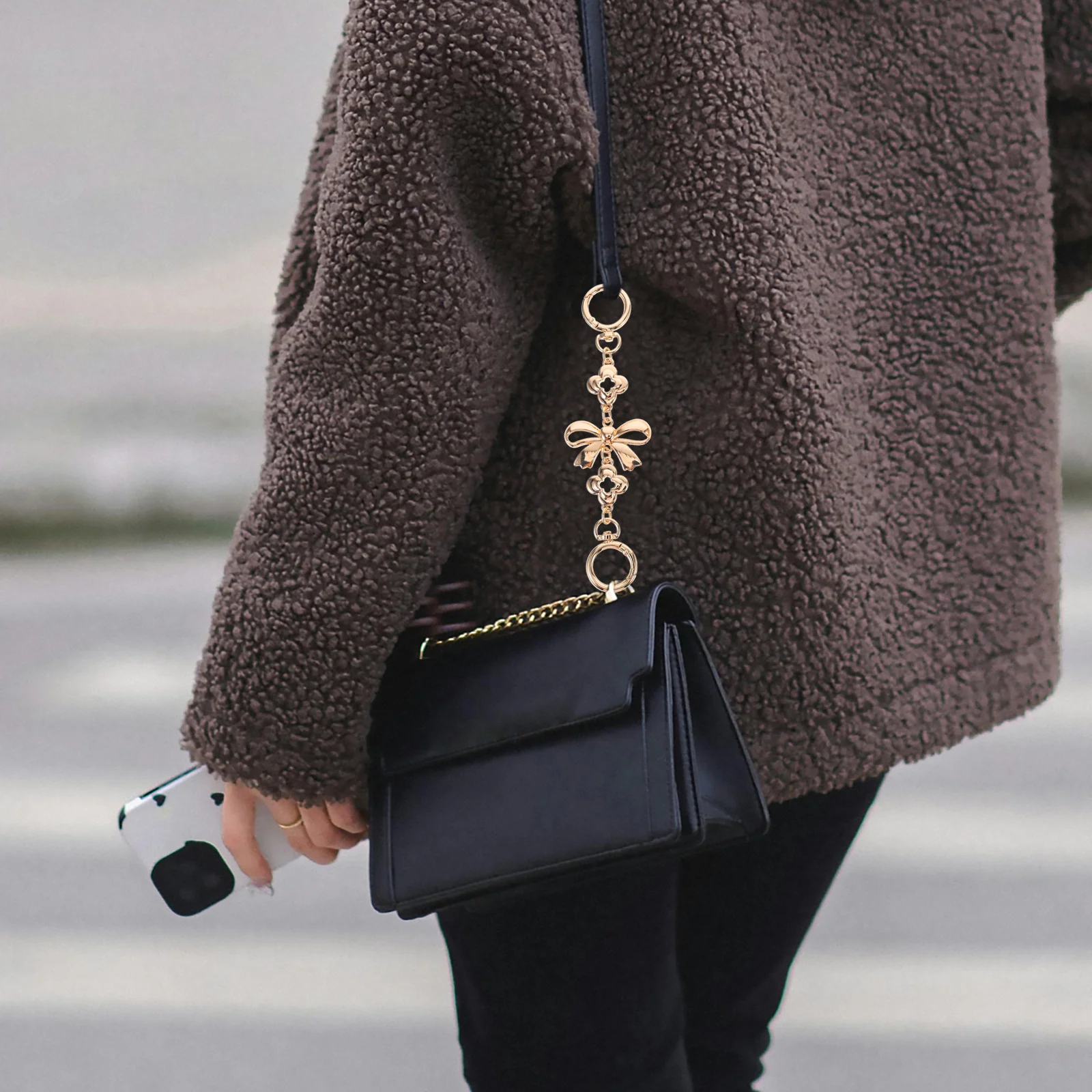 

2Pcs Adjustable Handbag Strap Extender Metal Bow Design Replacement Chain for Women Bag Decorative Extension Ideal for Travel