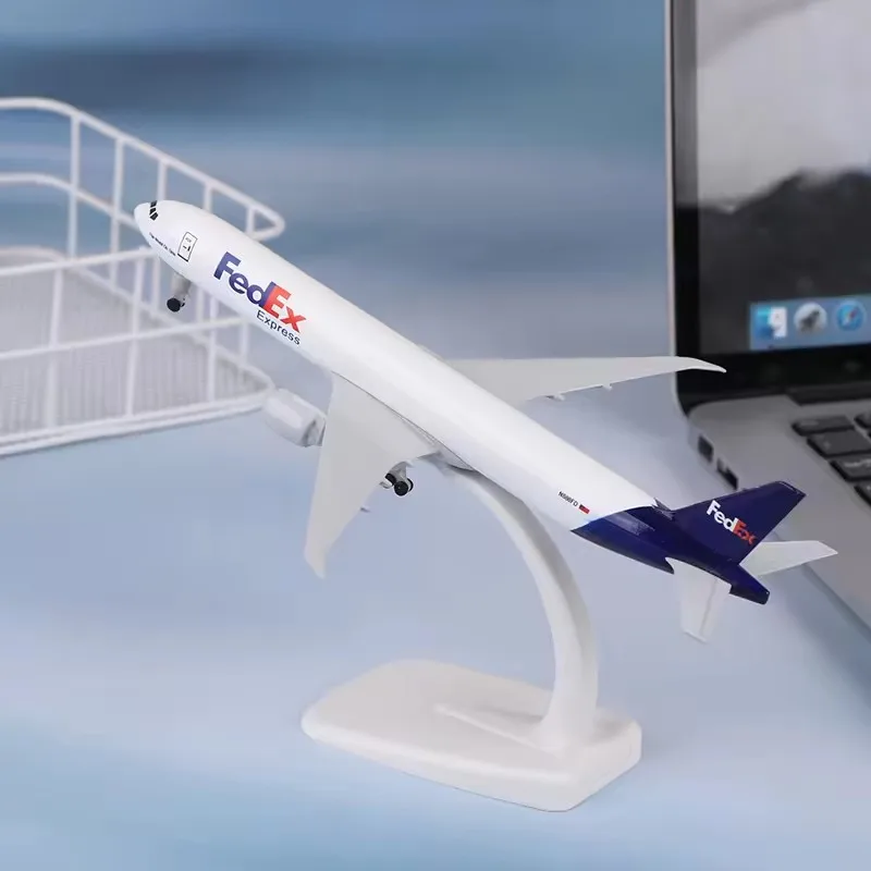 20 سنتيمتر 1:300 مقياس B777 فيديكس البضائع الطائرات الطائرات يموت الصب سبيكة نموذج جمع العرض #3