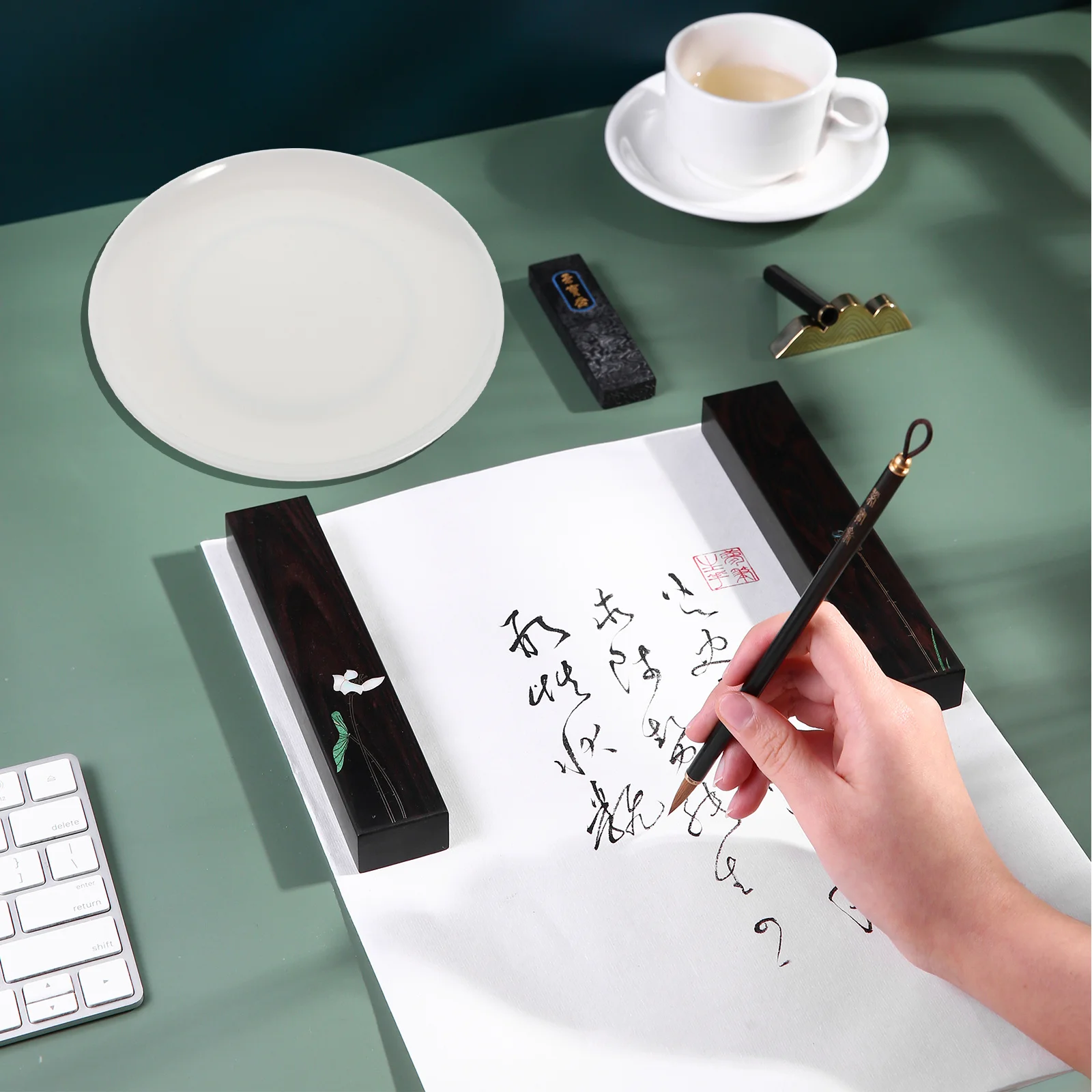 

2Pcs PP Material Ink Dish Compact Lightweight Calligraphy Accessories Practical Design Desktop Ink Container Brush Pen Supplies