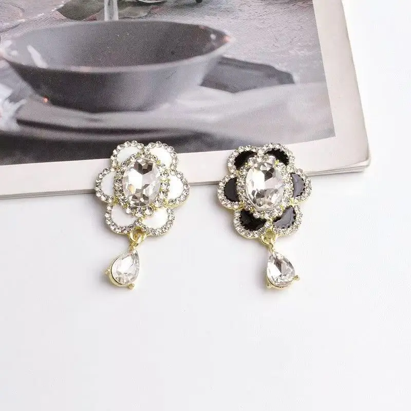 New 2Pcs 25 * 12mm Retro Fragrant Alloy Water Diamond Pearl Pendant DIY Clothing Hair Accessories Bow Decoration