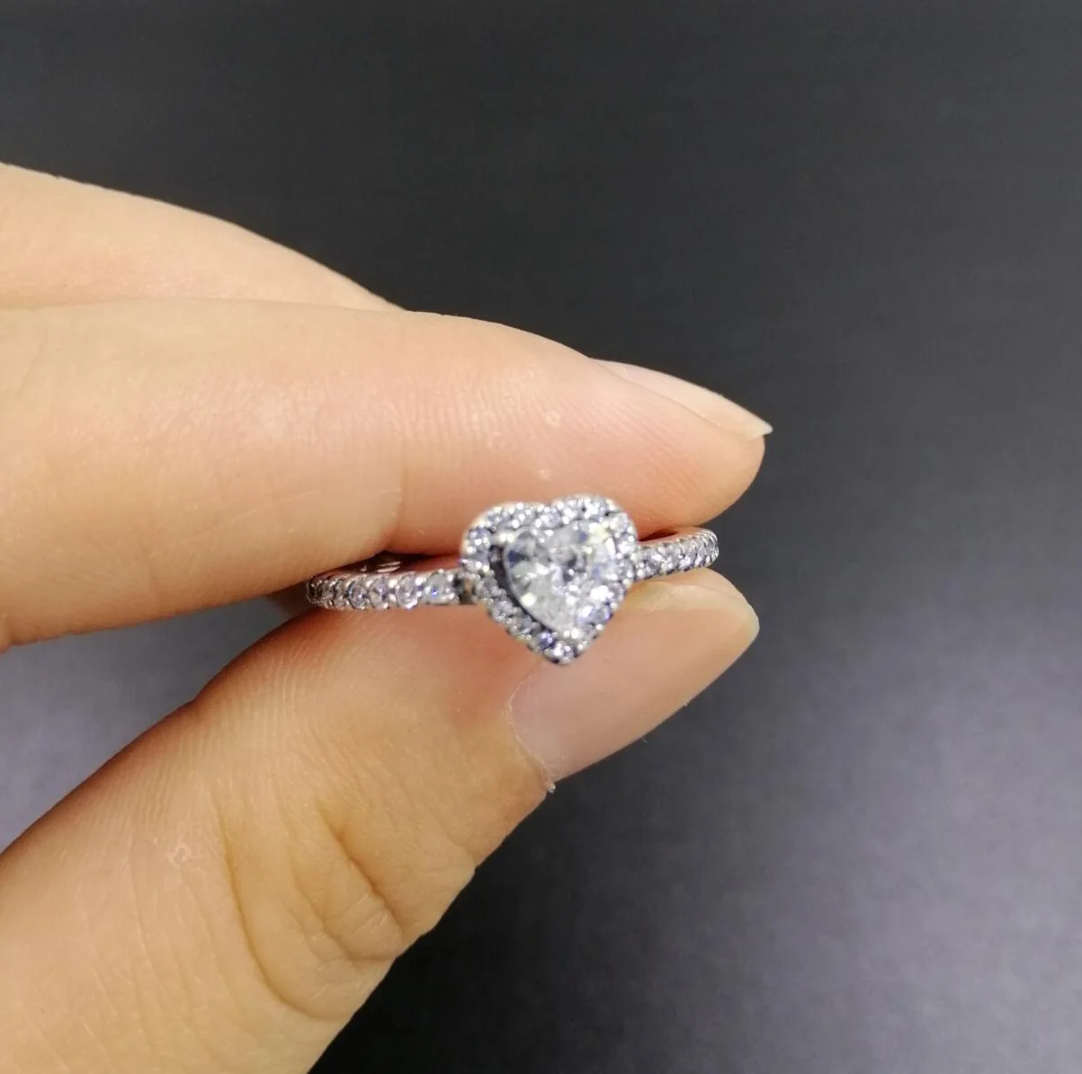 2025 New Colored Crystal Exquisite Women 925 Sterling Silver Ring Shiny Heart Series Simple Ring Valentine's Day Gift for Lovers