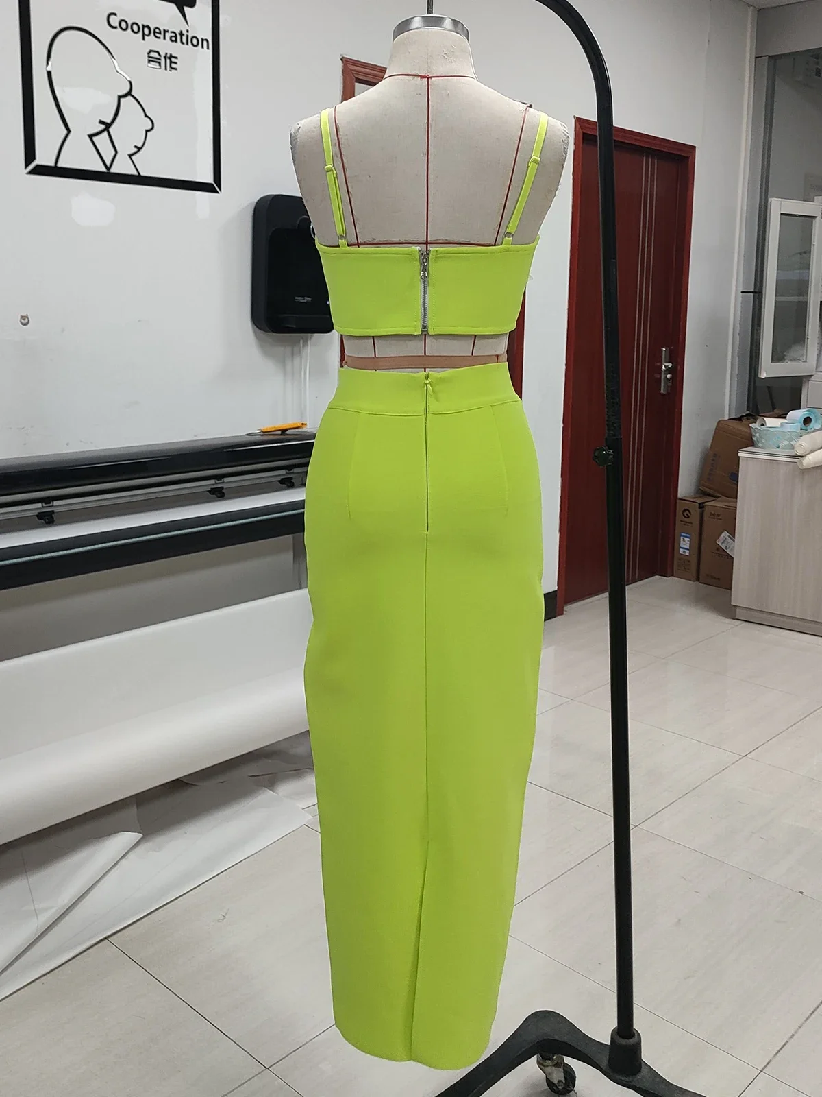 DEIVE TEGER 2024 Green Sleeveless 3D Floral Collar Top And High Waisted Two-Piece Bandage Fashion Club Birthday Party Vestitos