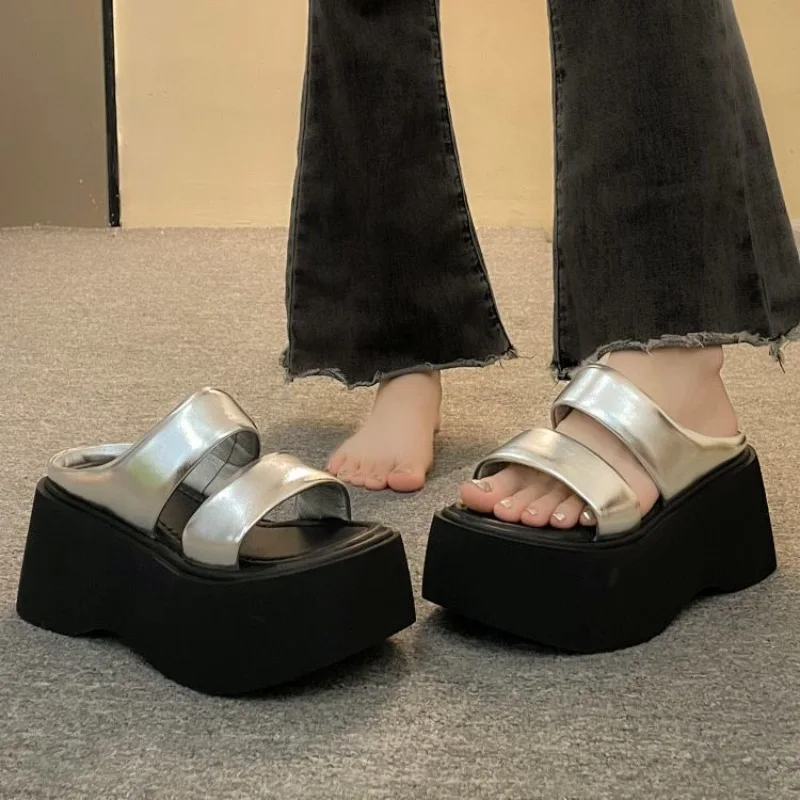 Women Platform Slippers 2025Summer New Wedge Sandals Designer Height Increasing Slippers Outdoor Casual Beach Slippers for Women