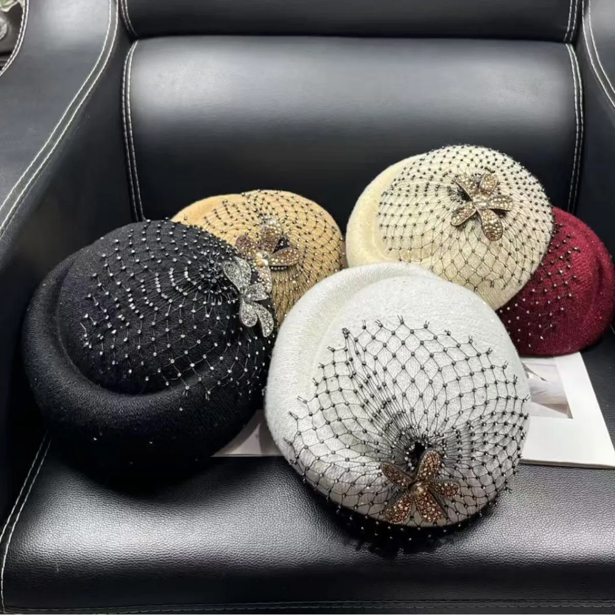 

2025 новый дизайн, берет со стразами и цветами для женщин, элегантная весенне-осенняя теплая вуаль для лица, кепка художника Sombreros De Mujer