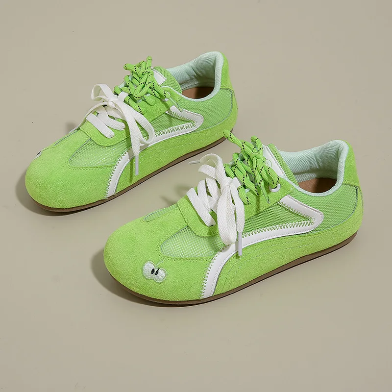 أحذية جديدة للنساء أحذية رياضية كاجوال للفتيات بلون الحلوى أحذية تزلج مسطحة برباط علوي