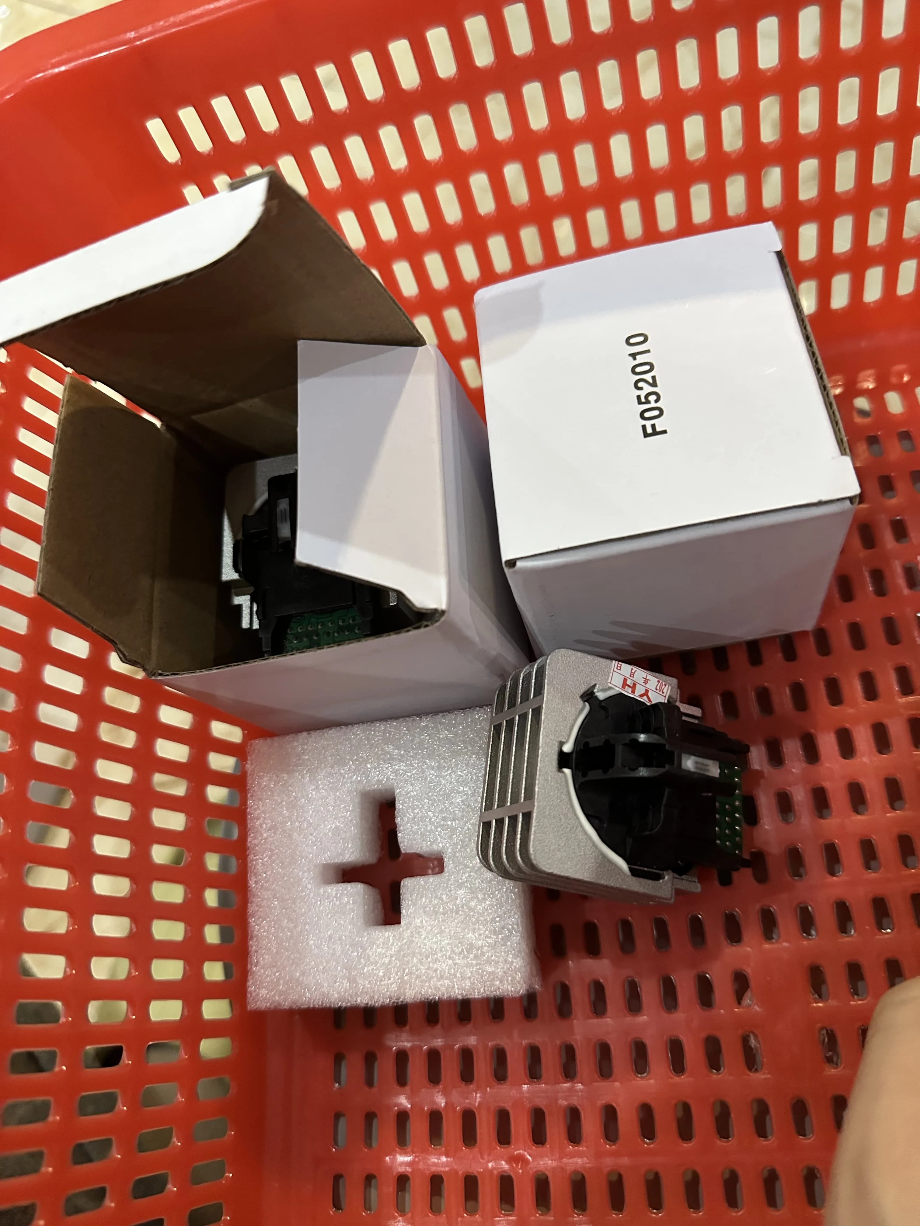 

1pcs new Print Head Printhead for Epson LQ310 LQ350 LQ520 Dot Matrix Printer Head Kit Parts