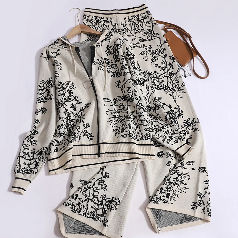 HELIAR Women Floral Printed Street 2 Piece Sets Long Sleeve Zipper Hooded Top and High Waist Pants Set Casual Outfit Fall Winter