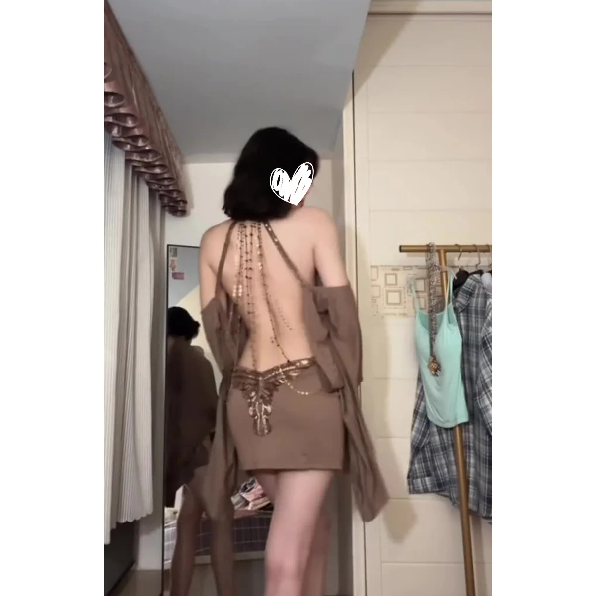 2026 Chic Backless Off Shoulder Maxi Dress Cold-Shoulder Drape-Sleeve Chain Decoration Open-Back Skirt Sexy High-End Dress ssdf