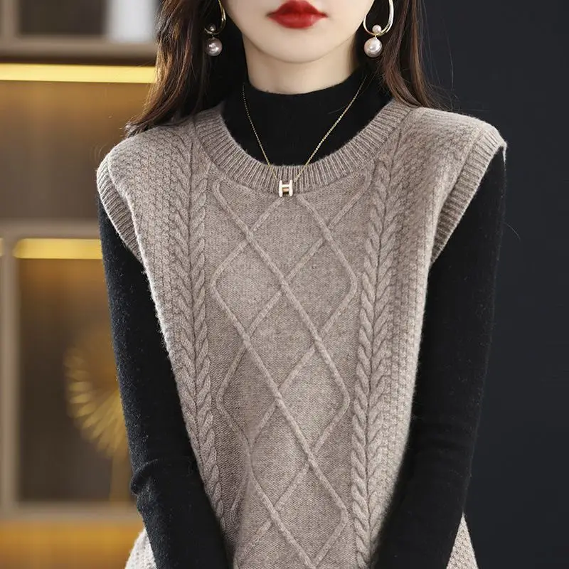 

Loose Women's Knitted Vest Top round Neck Brand Buckle Autumn Fashionable Versatile Base Shirt Inner Wear Casual Commute Style