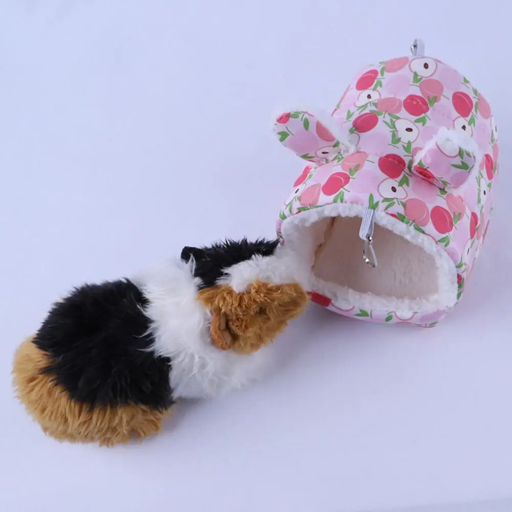 Cozy Hamster Nest Semi-enclosed Pet Bed with Hanging Hook Hamster Soft Warm Bed Cold Weather Hamster Cage House Winter Pet Toy