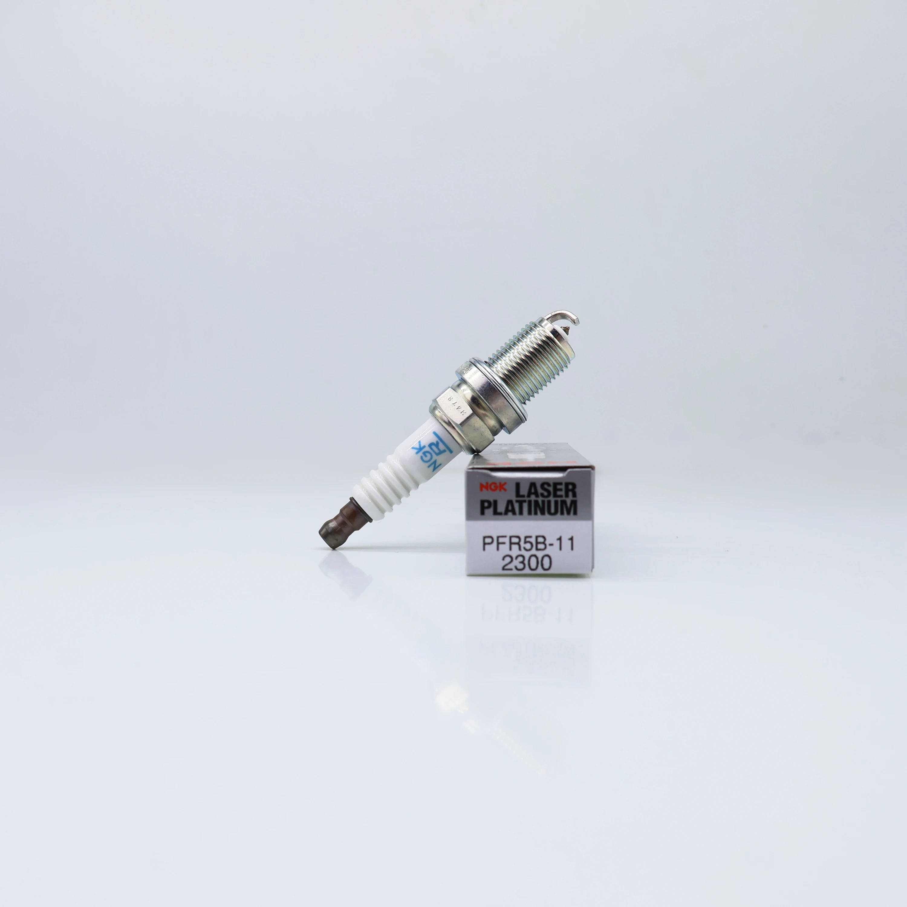 NGK Laser Platinum Spark Plug PFR5B-11 2300 Genuine for INFINITI,NISSAN,SUBARU,ISUZU,LEXUS,TOYOTA OEM:2240127N15,2240127N15VA