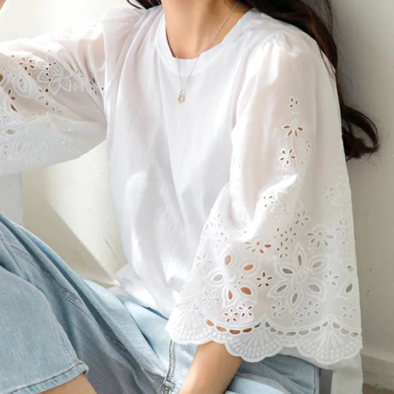 

High Quality 2024 Summer T Shirts And Blouses Korean Popular Clothes Women's Short Sleeve Shirt Embroidery Loose Casul Tops New